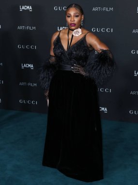 Gucci elbisesi giyen Amerikalı tenisçi Serena Williams, 6 Kasım 2021 'de Los Angeles İlçe Sanat Müzesi' nde düzenlenen 10. LACMA Sanat + Film Galasına geldi.. 