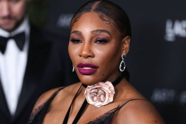 Gucci elbisesi giyen Amerikalı tenisçi Serena Williams, 6 Kasım 2021 'de Los Angeles İlçe Sanat Müzesi' nde düzenlenen 10. LACMA Sanat + Film Galasına geldi.. 