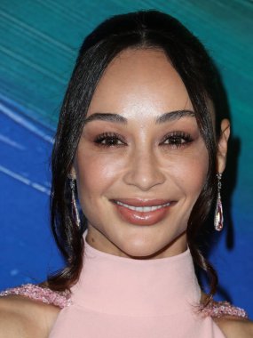 Cara Santana, TikTok ve Jeremy Scott onuruna 4 Kasım 2021 'de Batı Hollywood, Los Angeles, Kaliforniya, ABD' deki Pasifik Tasarım Merkezi 'nde düzenlenen amfAR galasına gelir.. 