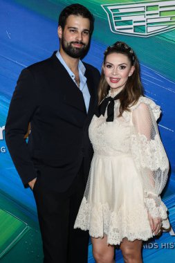 Jacob Andreou ve Carly Steel, TikTok ve Jeremy Scott onuruna 4 Kasım 2021 'de Batı Hollywood, Los Angeles, Kaliforniya, ABD' deki Pasifik Tasarım Merkezi 'nde düzenlenen amfAR Galası Los Angeles 2021' e geldiler.. 