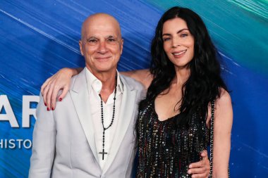 Jimmy Iovine ve Liberty Ross, TikTok ve Jeremy Scott onuruna 4 Kasım 2021 'de Batı Hollywood, Los Angeles, Kaliforniya, ABD' deki Pasifik Tasarım Merkezi 'nde düzenlenen amfAR Galası Los Angeles 2021' e geldiler.. 