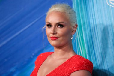 Amerikalı alp disiplini kayak yarışçısı Lindsey Vonn, Los Angeles 2021 amfAR Gala 'sına 4 Kasım 2021 tarihinde Batı Hollywood, Los Angeles, Kaliforniya' daki Pasifik Tasarım Merkezi 'nde düzenlenen TikTok ve Jeremy Scott onuruna geldi.