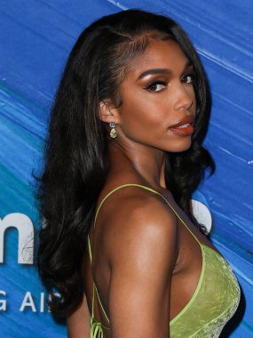 Lori Harvey, TikTok ve Jeremy Scott onuruna 4 Kasım 2021 'de Batı Hollywood, Los Angeles, Kaliforniya, ABD' deki Pasifik Tasarım Merkezi 'nde düzenlenen amfAR galasına gelir..