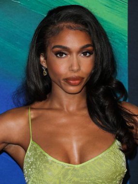 Lori Harvey, TikTok ve Jeremy Scott onuruna 4 Kasım 2021 'de Batı Hollywood, Los Angeles, Kaliforniya, ABD' deki Pasifik Tasarım Merkezi 'nde düzenlenen amfAR galasına gelir..