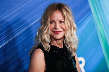 Meg Ryan, 4 Kasım 2021 'de Batı Hollywood, Los Angeles, Kaliforniya, ABD' deki Pasifik Tasarım Merkezi 'nde düzenlenen TikTok ve Jeremy Scott onuruna düzenlenen amfAR galasına gelir.. 