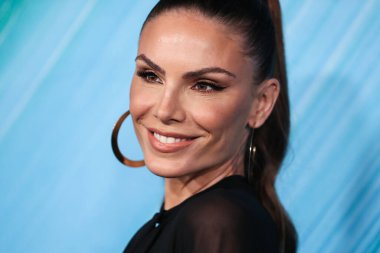 Nina Senicar, TikTok ve Jeremy Scott onuruna 4 Kasım 2021 'de Batı Hollywood, Los Angeles, Kaliforniya, ABD' deki Pasifik Tasarım Merkezi 'nde düzenlenen amfAR galasına gelir..