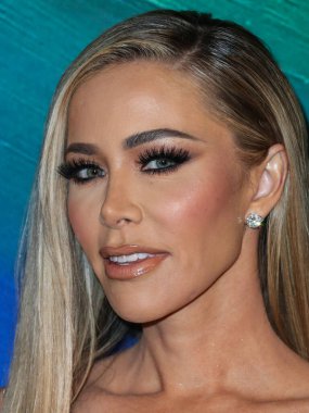 Tara Dollinger, TikTok ve Jeremy Scott onuruna 4 Kasım 2021 'de Batı Hollywood, Los Angeles, Kaliforniya, ABD' deki Pasifik Tasarım Merkezi 'nde düzenlenen amfAR galasına gelir.. 