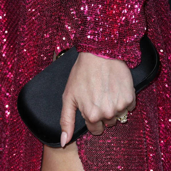 Skådespelerskan Hilary Duff Bär Osman Klänning Och Rahamoniv Smycken Medan — Stockfoto