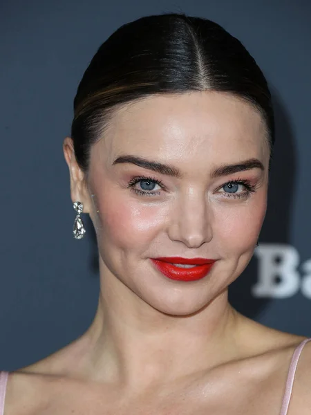 Modella Miranda Kerr Che Indossa Abito Michael Kors Gioielli Rahaminov — Foto Stock