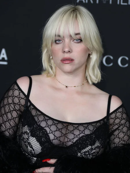 Billie Eilish Abito Gucci Arriva Alla Decima Edizione Del Lacma — Foto Stock