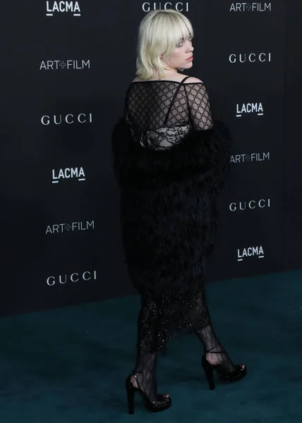 Sängerin Billie Eilish Gucci Outfit Bei Der Jährlichen Lacma Art — Stockfoto