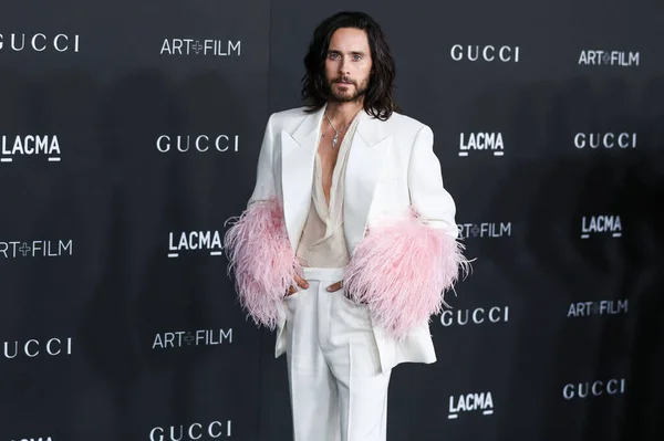 Acteur Jared Leto Met Een Outfit Van Gucci Arriveert Het — Stockfoto