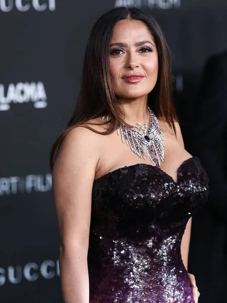 Aktorka Salma Hayek Pinault Ubrana Strój Gucciego Przybywa Roczną Galę — Zdjęcie stockowe