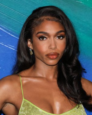 Lori Harvey, TikTok ve Jeremy Scott onuruna 4 Kasım 2021 'de Batı Hollywood, Los Angeles, Kaliforniya, ABD' deki Pasifik Tasarım Merkezi 'nde düzenlenen amfAR galasına gelir..