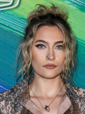 Paris Jackson, TikTok ve Jeremy Scott onuruna 4 Kasım 2021 'de Batı Hollywood, Los Angeles, Kaliforniya, ABD' deki Pasifik Tasarım Merkezi 'nde düzenlenen amfAR galasına gelir.. 