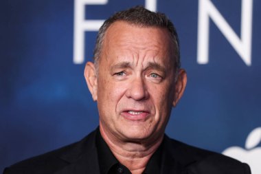 Aktör Tom Hanks, 2 Kasım 2021 'de Batı Hollywood, Los Angeles, Kaliforniya, ABD' deki Pacific Design Center 'da düzenlenen Los Angeles Orijinal Filmler' Finch 'in Los Angeles galasına geldi.. 