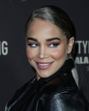 Model Jasmine Sanders, 1 Kasım 2021 'de Hollywood, Los Angeles, Kaliforniya, ABD' de bulunan Beauty and Essex at Dream Hollywood Hotel 'de düzenlenen PrettyLittleThing La Anthony EDIT Fırlatma Partisi' ne geldi..