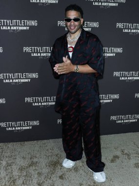 Jason Lee, 1 Kasım 2021 'de Hollywood, Los Angeles, Kaliforniya, ABD' de Beauty and Essex 'te düzenlenen PrettyLittleThing La Anthony EDIT Fırlatma Partisi' ne ulaştı.
