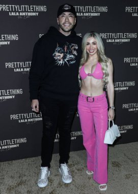 Josh Snow ve Charlie Richards, 1 Kasım 2021 'de Hollywood Oteli' ndeki Beauty and Essex 'te düzenlenen PrettyLittleThing La La Anthony EDIT Fırlatma Partisi' ne geldiler.