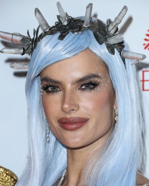 Alessandra Ambrosio Darren Dzienciol 'un CARN' ına gelir * EVIL Halloween Party by Decada ve Alessandra Ambrosio 'nun sunduğu canlı performanslarla Doja Cat ve BIA Powered by Geojam and Butter Bun 30 Ekim 2021