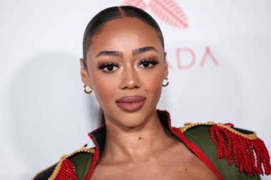 Bella Harris Darren Dzienciol 'un CARN' ına gelir * Decada 'nın sunduğu EVIL Cadılar Bayramı Partisi ve Doja Cat' in sunduğu Alessandra Ambrosio ve Geojam ve Butter Bun 'un sunduğu BIA Power' ın 30 Ekim 2021 'de özel bir konutta gerçekleştirdiği canlı performanslarla