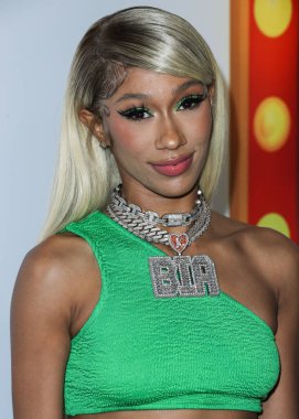 Rapçi BIA (Bianca Miquela Landrau) Darren Dzienciol 'un CARN' ına ulaştı * EVIL Halloween Party Decada tarafından sunuldu ve Alessandra Ambrosio 'nun sunuculuğunu yaptığı Doja Cat ve BIA Powered by Geojam and Butter Bun 30 Ekim 2021