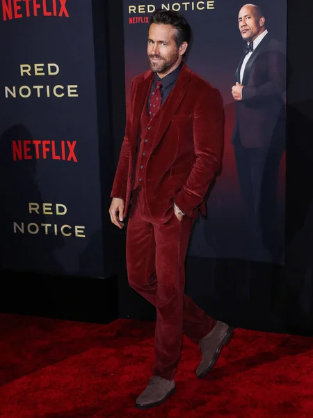 俳優のライアン レイノルズがXbox Plazaとチック ハーン コートで開催されたNetflixの 赤いお知らせ の世界初演に到着します — ストック写真