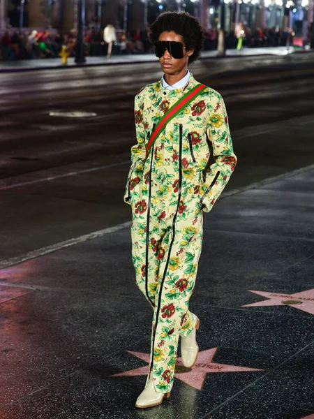 Model Walks Runway Gucci Love Parade Hollywood Walk Fame Hollywood — Stock Photo, Image