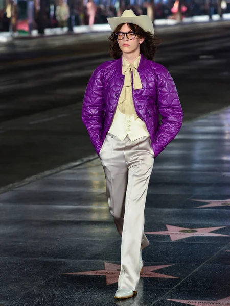 Model Walks Runway Gucci Love Parade Hollywood Walk Fame Hollywood — Stock Photo, Image