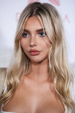 Elizabeth Grace Lindley Darren Dzienciol 'un CARN' ına gelir * Decada 'nın EVIL Cadılar Bayramı Partisi sunar ve Alessandra Ambrosio' nun sunduğu canlı performanslarla Doja Cat ve BIA 'nın sunduğu Geojam ve Butter Bun' un sunduğu 30 Ekim 2021 