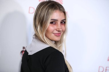 Aktris Sophia Strauss, Darren Dzienciol 'un CARN' ına 30 Ekim 2021 'de Bel Air, Los Angeles, Kaliforniya, ABD' deki özel bir konutta geldi.. 