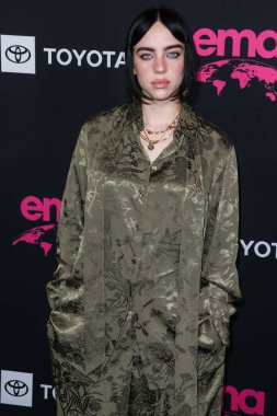Gucci giyen Amerikalı şarkıcı ve söz yazarı Billie Eilish, 8 Ekim 2022 'de Hollywood, Los Angeles, Kaliforniya, ABD' de Sunset Las Palmas Stüdyoları 'nda düzenlenen 2022 Çevre Medya Derneği Ödülleri Galasına geldi..