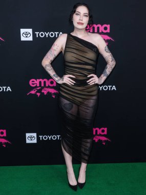 İngiliz şarkıcı Bishop Briggs (Sarah Grace McLaughlin), 8 Ekim 2022 'de Sunset Las Palmas Stüdyoları' nda düzenlenen 2022 Çevre Medya Derneği Ödülleri Galasına geldi..