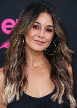 Kanadalı aktris Emmanuelle Chriqui, 8 Ekim 2022 'de Sunset Las Palmas Stüdyoları' nda düzenlenen 2022 Çevre Medya Derneği Ödül Galasına geldi.. 