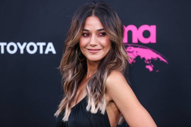 Kanadalı aktris Emmanuelle Chriqui, 8 Ekim 2022 'de Sunset Las Palmas Stüdyoları' nda düzenlenen 2022 Çevre Medya Derneği Ödül Galasına geldi.. 