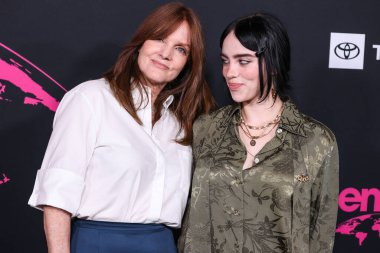 Amerikalı aktris Maggie Baird ve kızı / Amerikalı şarkıcı / söz yazarı Billie Eilish, 8 Ekim 2022 'de Sunset Las Palmas Stüdyoları' nda düzenlenen 2022 Çevre Medya Derneği Ödülleri Galasına geldiler.