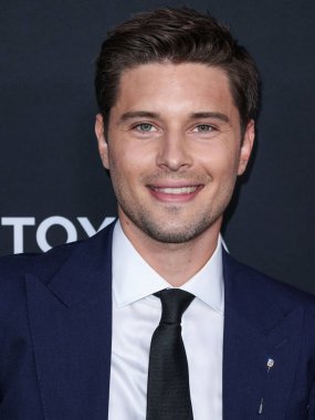 Amerikalı aktör Ronen Rubinstein, 8 Ekim 2022 'de Sunset Las Palmas Stüdyoları' nda düzenlenen 2022 Çevre Medya Derneği Ödül Töreni 'ne geldi..