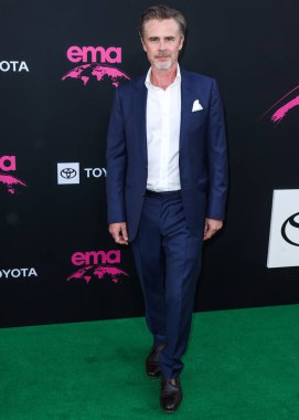Amerikalı aktör Sam Trammell, 8 Ekim 2022 'de Sunset Las Palmas Stüdyoları' nda düzenlenen 2022 Çevre Medya Derneği Ödül Galasına geldi..