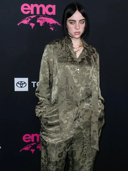 Cantante Compositora Estadounidense Billie Eilish Vestida Con Gucci Llega Gala —  Fotos de Stock