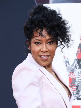 Aktris Regina King, 28 Ekim 2021 'de Hollywood, Los Angeles, Kaliforniya, ABD' deki TCL Çin Tiyatrosu IMAX Forecourt 'ta düzenlenen El İzleri ve Ayak İzleri Töreni' ne katıldı.. 