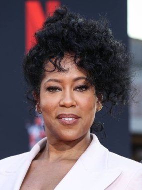 Aktris Regina King, 28 Ekim 2021 'de Hollywood, Los Angeles, Kaliforniya, ABD' deki TCL Çin Tiyatrosu IMAX Forecourt 'ta düzenlenen El İzleri ve Ayak İzleri Töreni' ne katıldı.. 