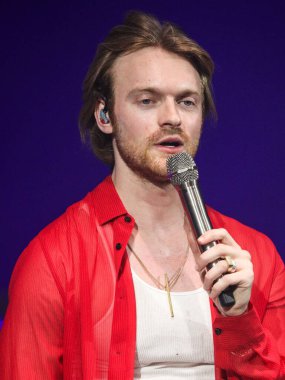 Şarkıcı FINNEAS (Finneas O 'Connell) 27 Ekim 2021' de Los Angeles, Kaliforniya, ABD 'de The Wiltern' de sahne almaktadır.. 