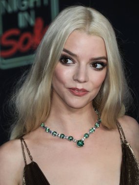 Dior elbisesi giyen aktris Anya Taylor-Joy, 25 Ekim 2021 'de Los Angeles, Kaliforniya, ABD' de bulunan Akademi Sinema Müzesi 'nde düzenlenen Focus Features' Last Night In Soho 'nun Los Angeles galasına geldi.. 