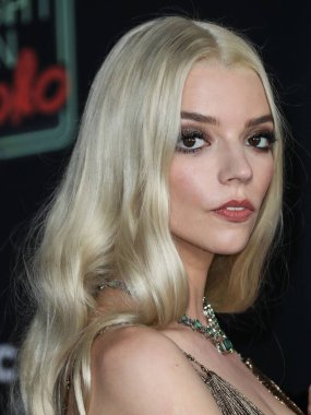 Dior elbisesi giyen aktris Anya Taylor-Joy, 25 Ekim 2021 'de Los Angeles, Kaliforniya, ABD' de bulunan Akademi Sinema Müzesi 'nde düzenlenen Focus Features' Last Night In Soho 'nun Los Angeles galasına geldi.. 