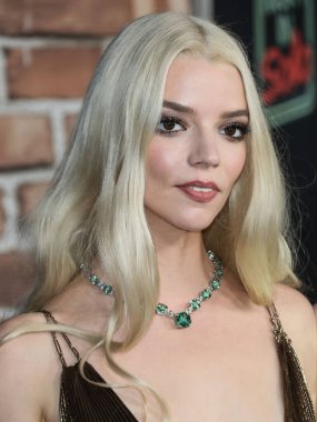 Dior elbisesi giyen aktris Anya Taylor-Joy, 25 Ekim 2021 'de Los Angeles, Kaliforniya, ABD' de bulunan Akademi Sinema Müzesi 'nde düzenlenen Focus Features' Last Night In Soho 'nun Los Angeles galasına geldi.. 