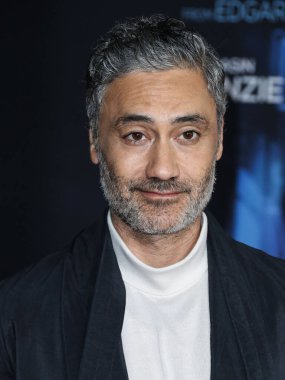 Yönetmen Taika Waititi, 25 Ekim 2021 'de ABD' nin Kaliforniya eyaletinin Los Angeles kentinde bulunan Akademi Sinema Müzesi 'nde düzenlenen Odak Özellikleri' nin Los Angeles galasına geldi.. 