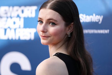 Aktris Thomasin McKenzie, 24 Ekim 2021 'de Newport Beach, Orange County, Kaliforniya, ABD' de düzenlenen Festival Onurlu ve Variety 'nin İzlenecek 10 Oyuncusu Festivali' ne geliyor..
