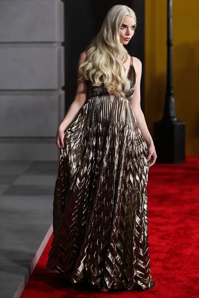 Skådespelerska Anya Taylor Joy Bär Dior Klänning Anländer Till Los — Stockfoto