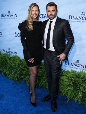 Ashley Slack ve aktör Jason Wahler, 23 Ekim 2021 'de Laguna Beach, Orange County, Kaliforniya, ABD' de düzenlenen 14. Yıllık Oceana Deniz Değişimi Yaz Partisi 'ne geldiler..