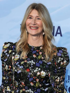 Aktris Laura Dern, 23 Ekim 2021 'de Laguna Beach, Orange County, Kaliforniya, ABD' de düzenlenen 14. Geleneksel Oceana Deniz Değişimi Yaz Partisi 'ne geldi..